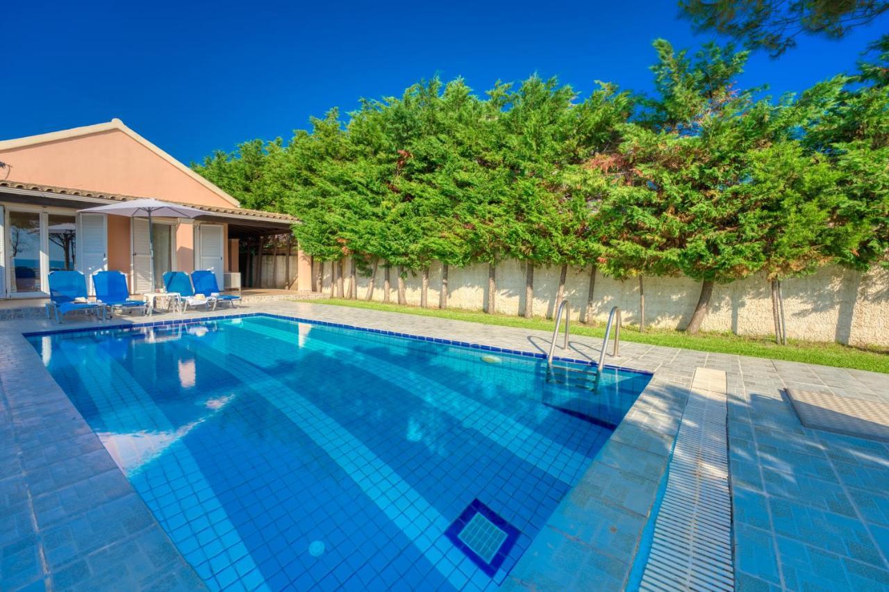 Villa Angela Agios Matthaios  Luaran gambar