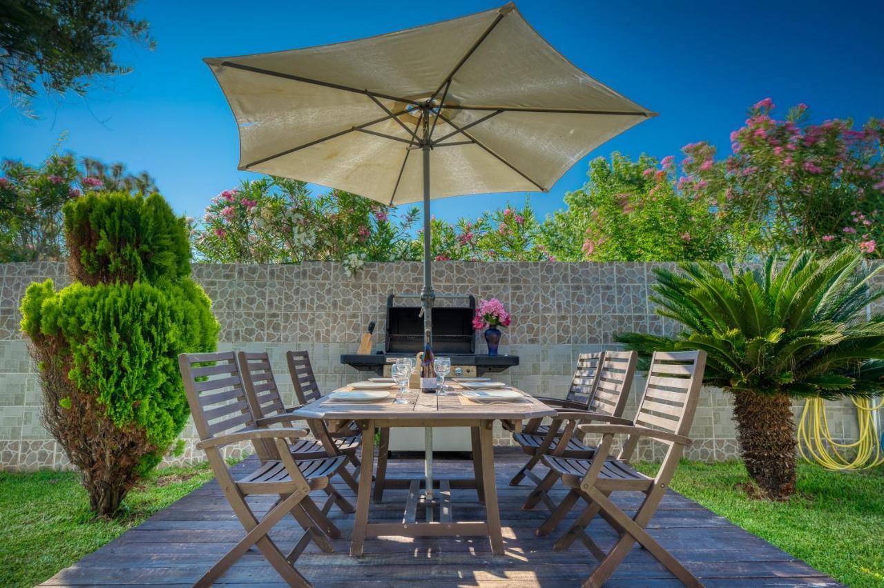 Villa Angela Agios Matthaios  Luaran gambar