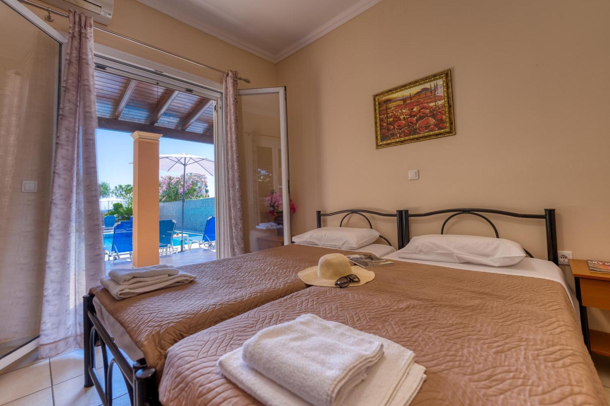 Villa Angela Agios Matthaios  Luaran gambar
