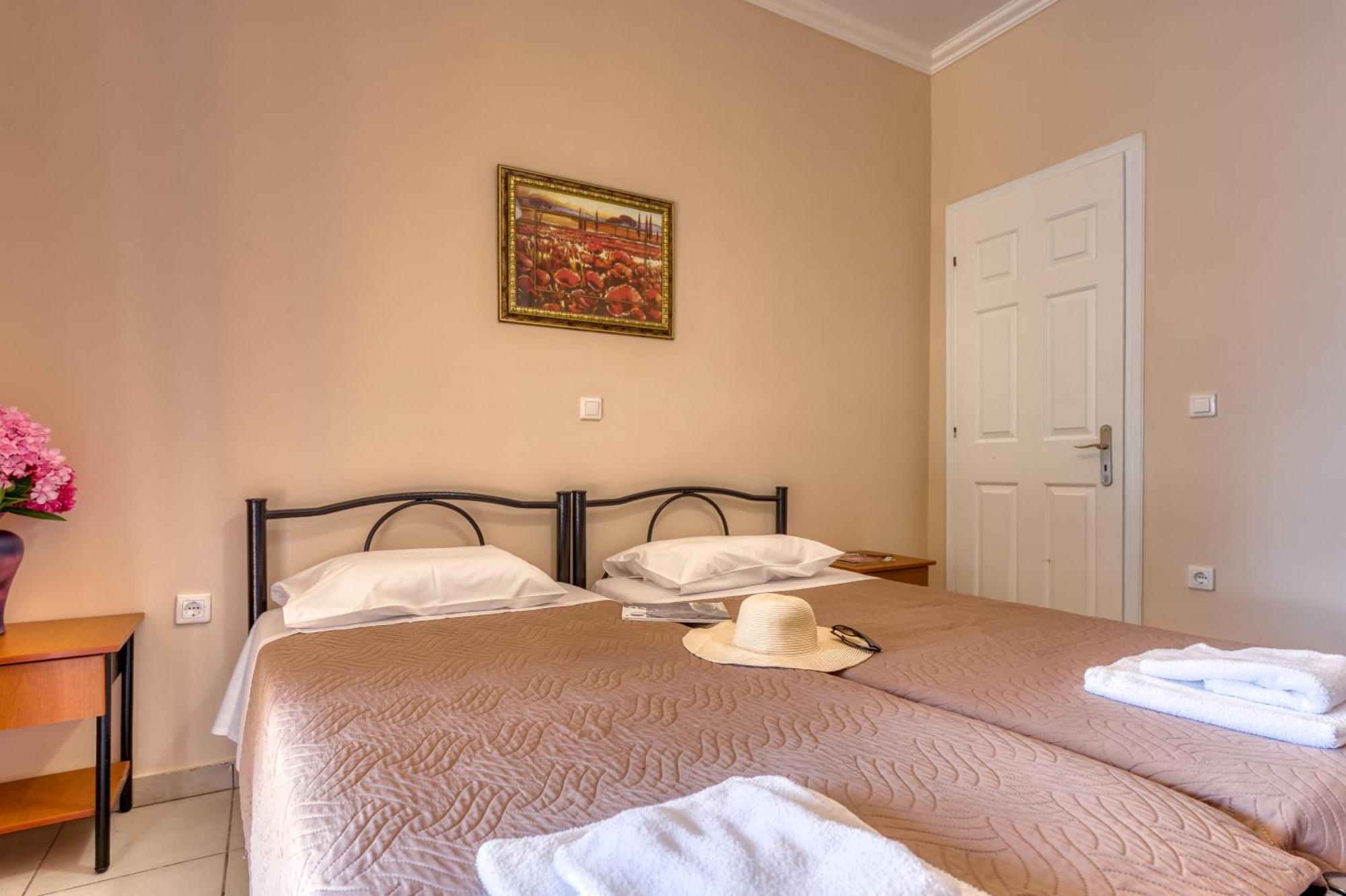 Villa Angela Agios Matthaios  Luaran gambar