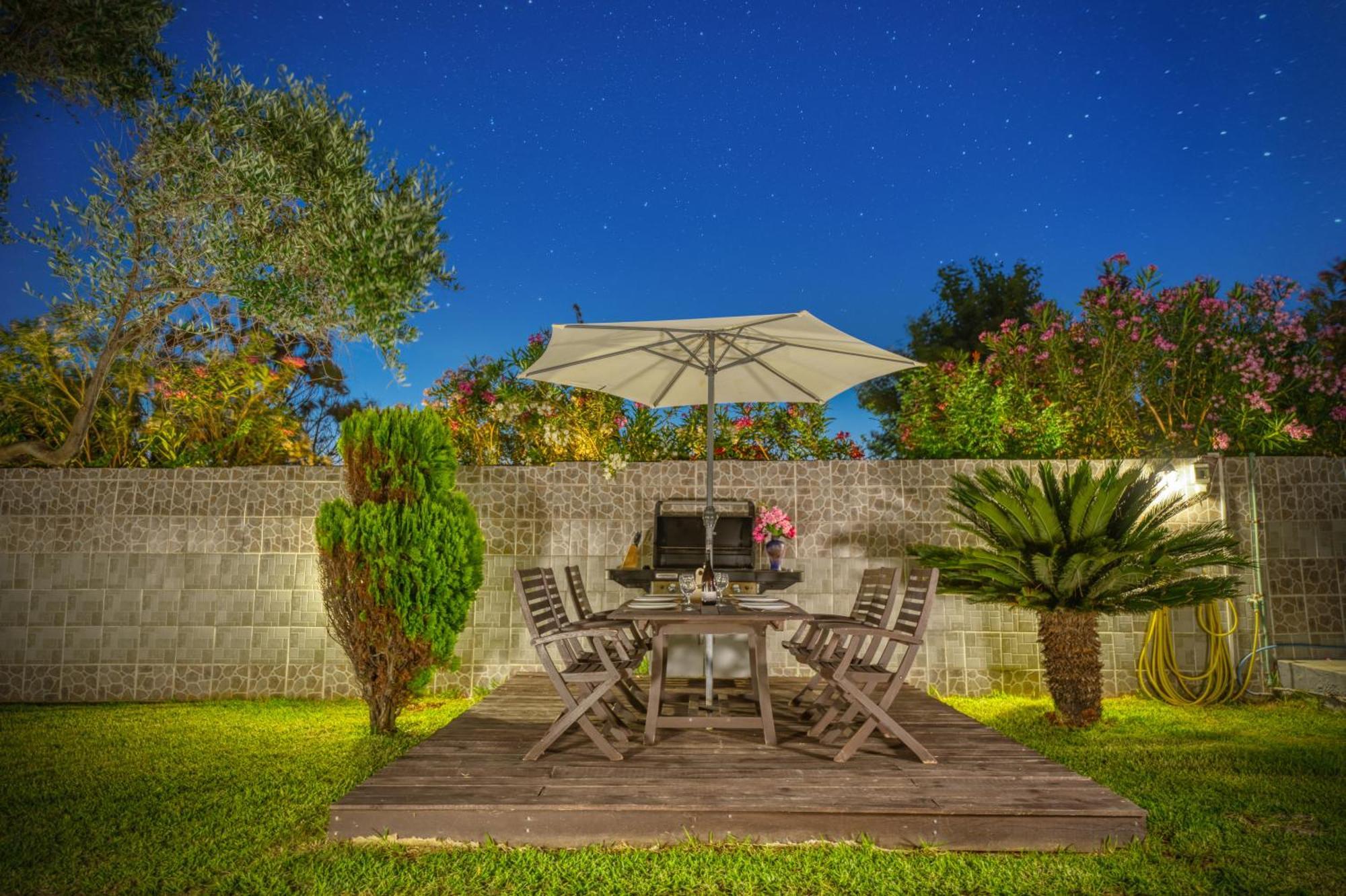 Villa Angela Agios Matthaios  Luaran gambar