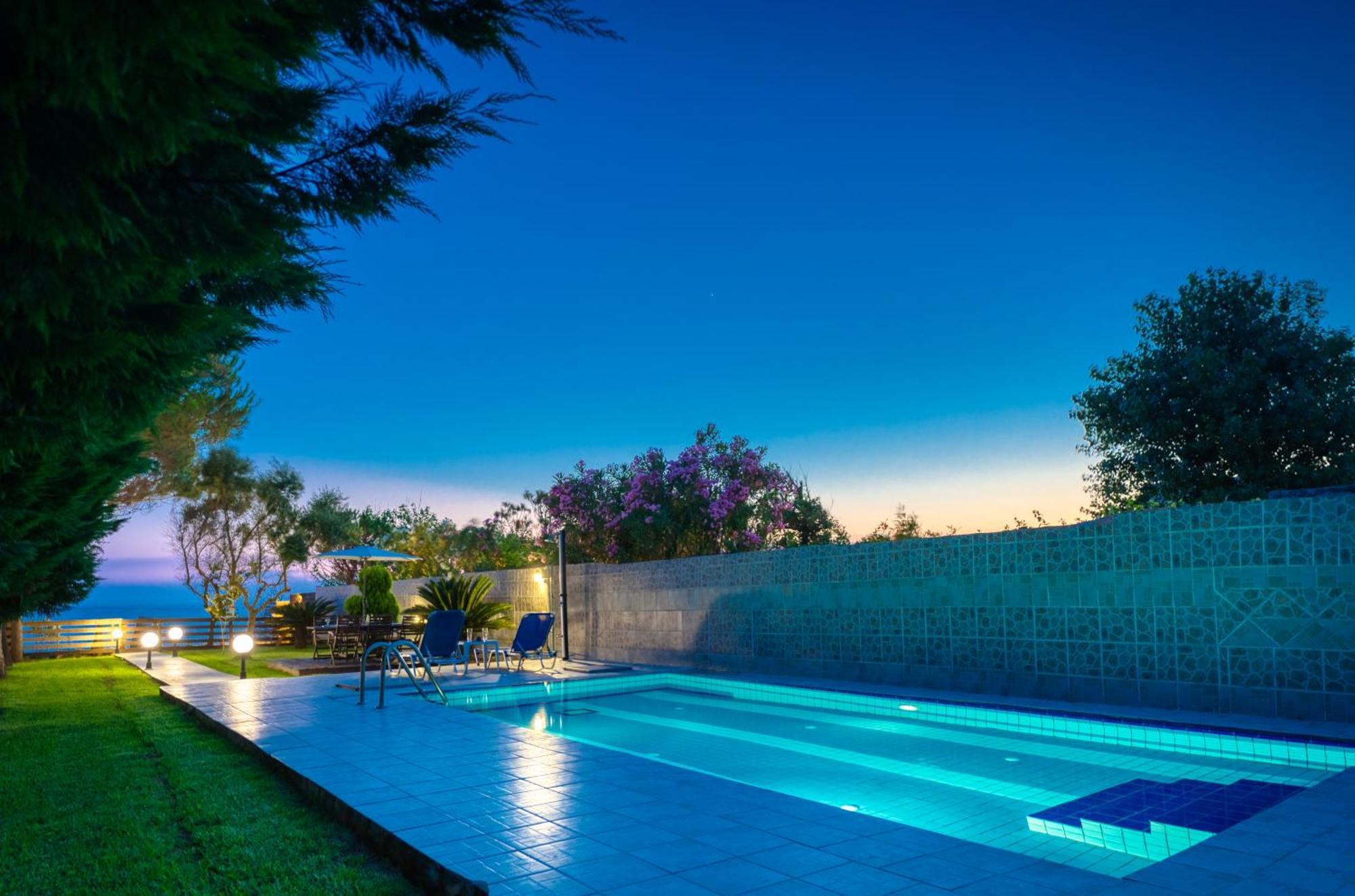 Villa Angela Agios Matthaios  Luaran gambar