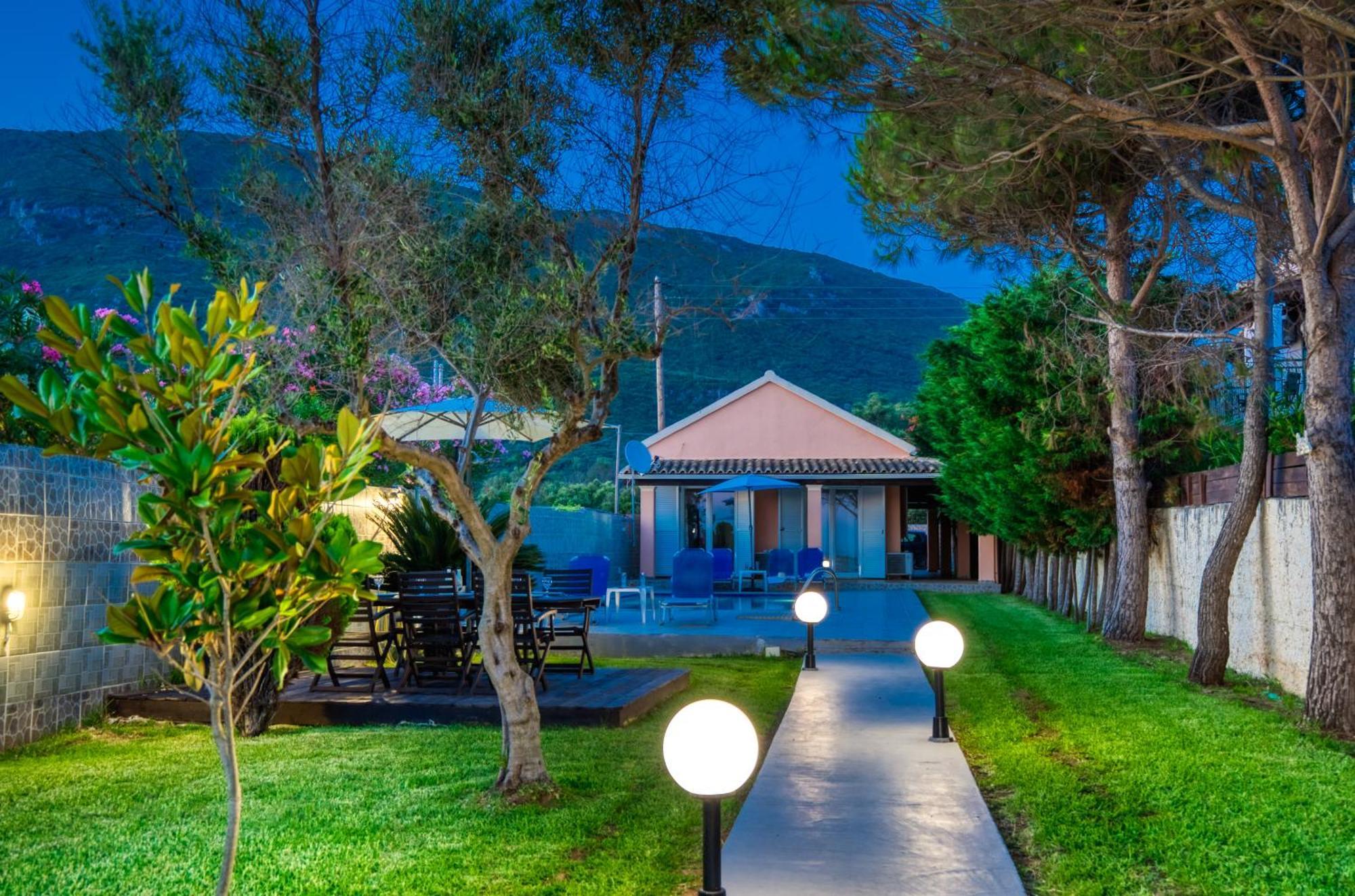 Villa Angela Agios Matthaios  Luaran gambar