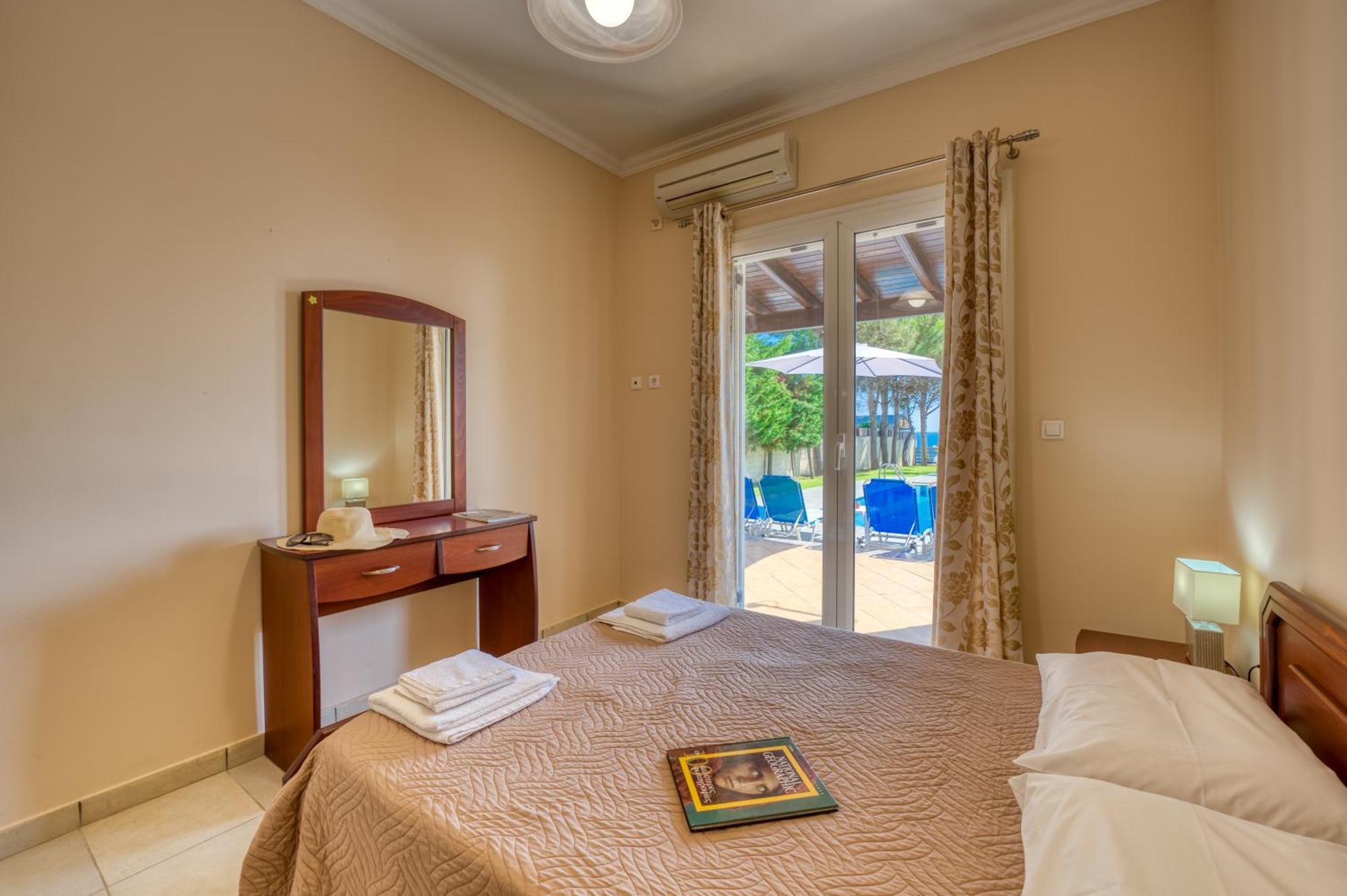 Villa Angela Agios Matthaios  Luaran gambar