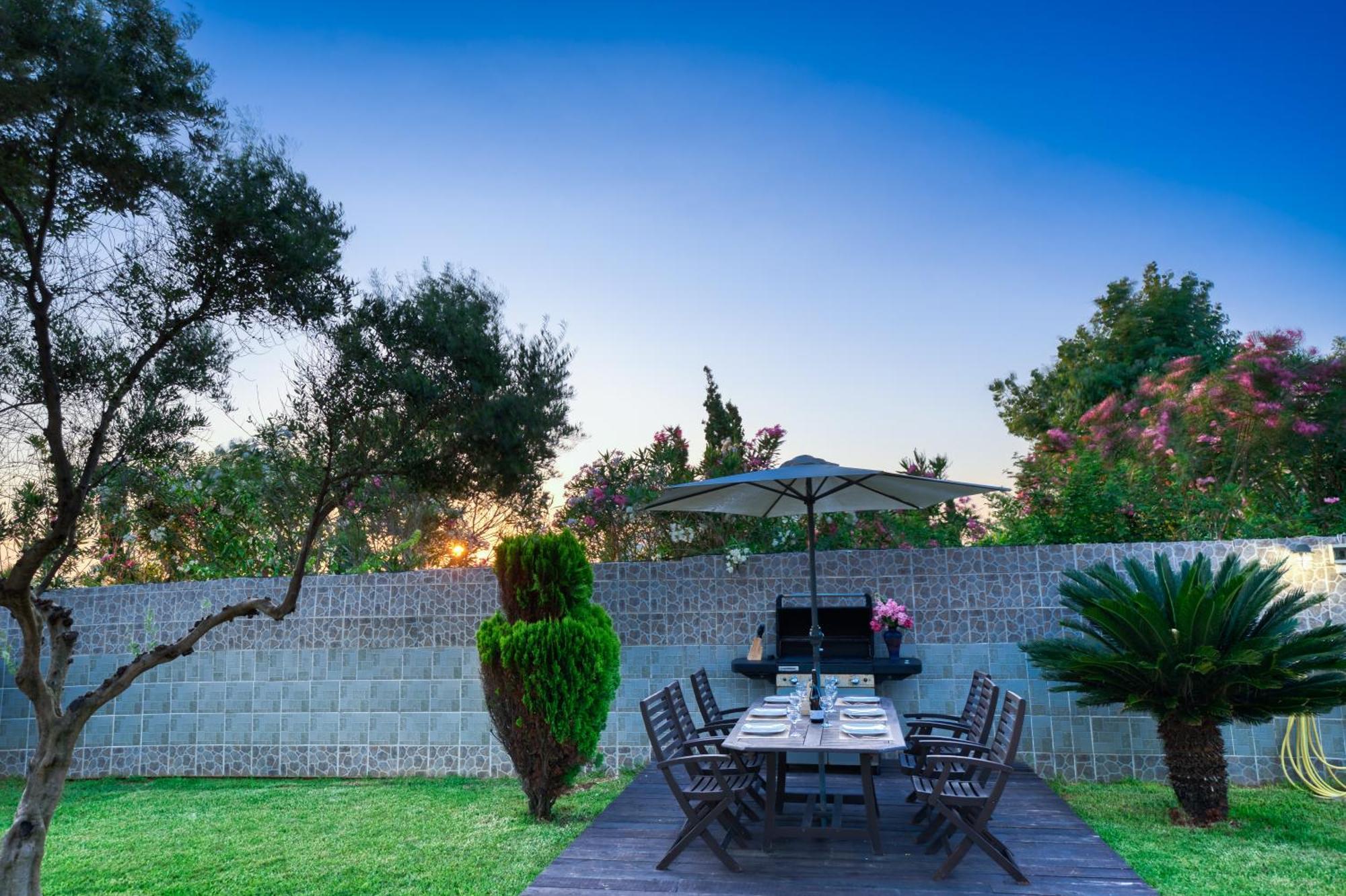 Villa Angela Agios Matthaios  Luaran gambar
